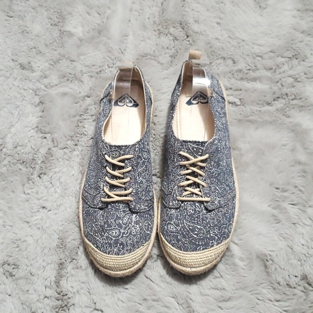 Roxy paisley espadrilles shoelaces sneakers - size 9.5